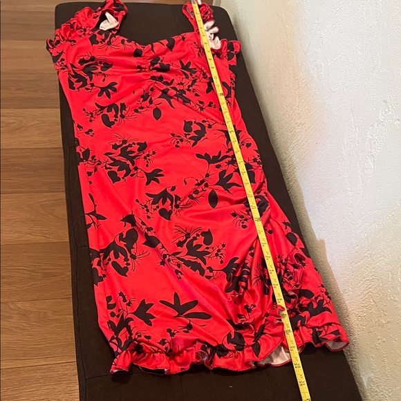 #0939+ Elegant Red and Black Floral Dress - Picture 3 of 7